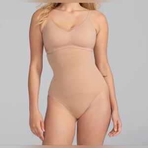 NWT Honeylove Superpower Thong